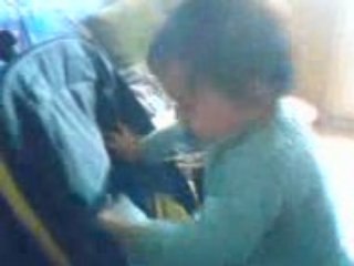 Aïdan escalade sa poussette