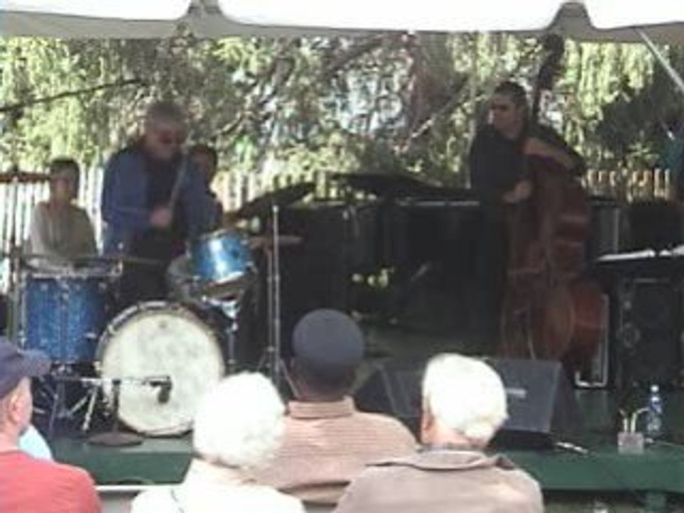 New Legacy Jazz Band. Fours leading up to drum solo.