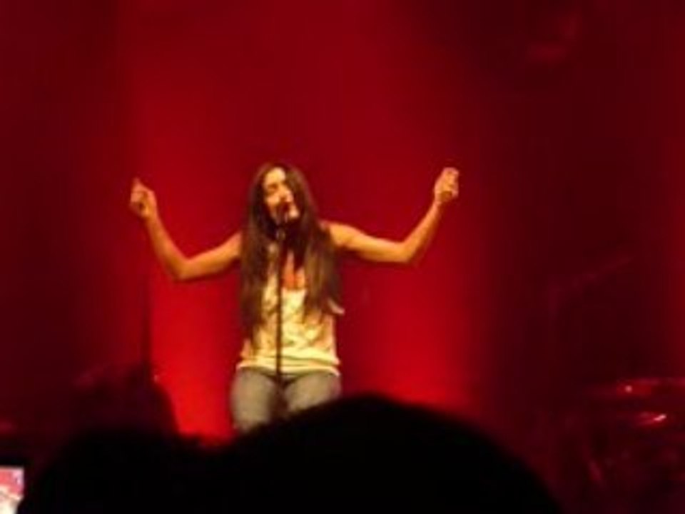 Jenifer Bruxelles 19/12 Portrait d'une femme heureuse