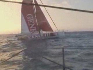 Vendée Globe :M. Guillemot assiste au sauvetage de Y. Eliès