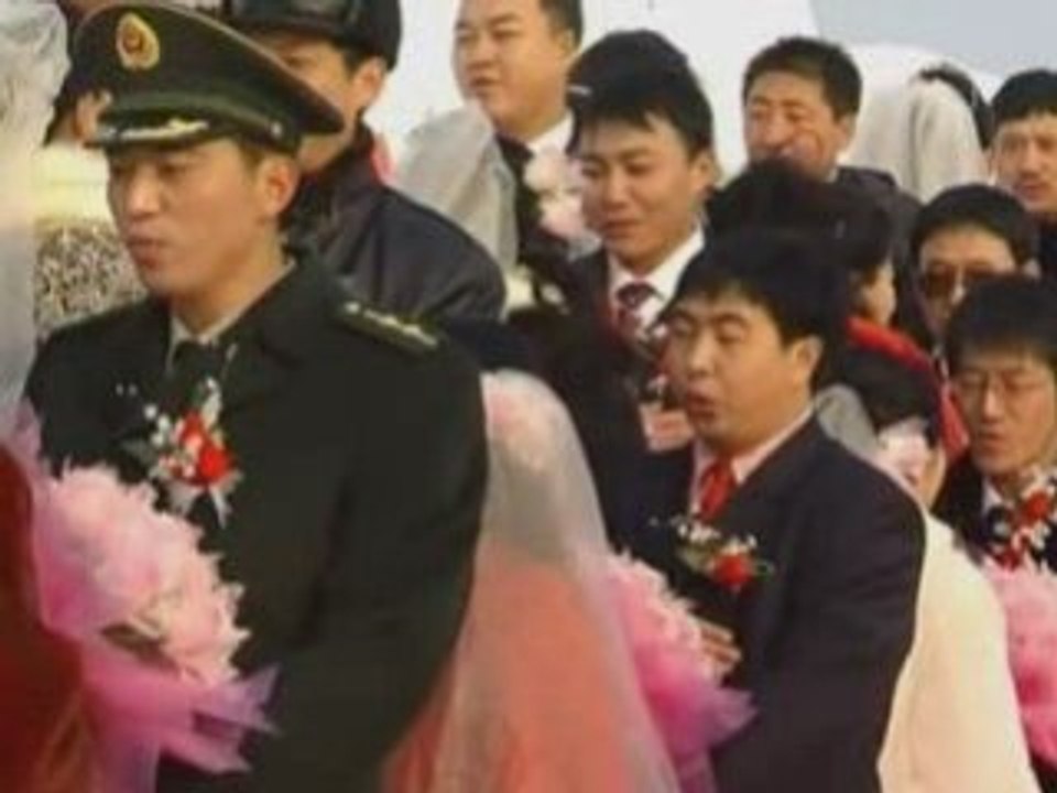 China's coldest city holds outdoor wedding cere...