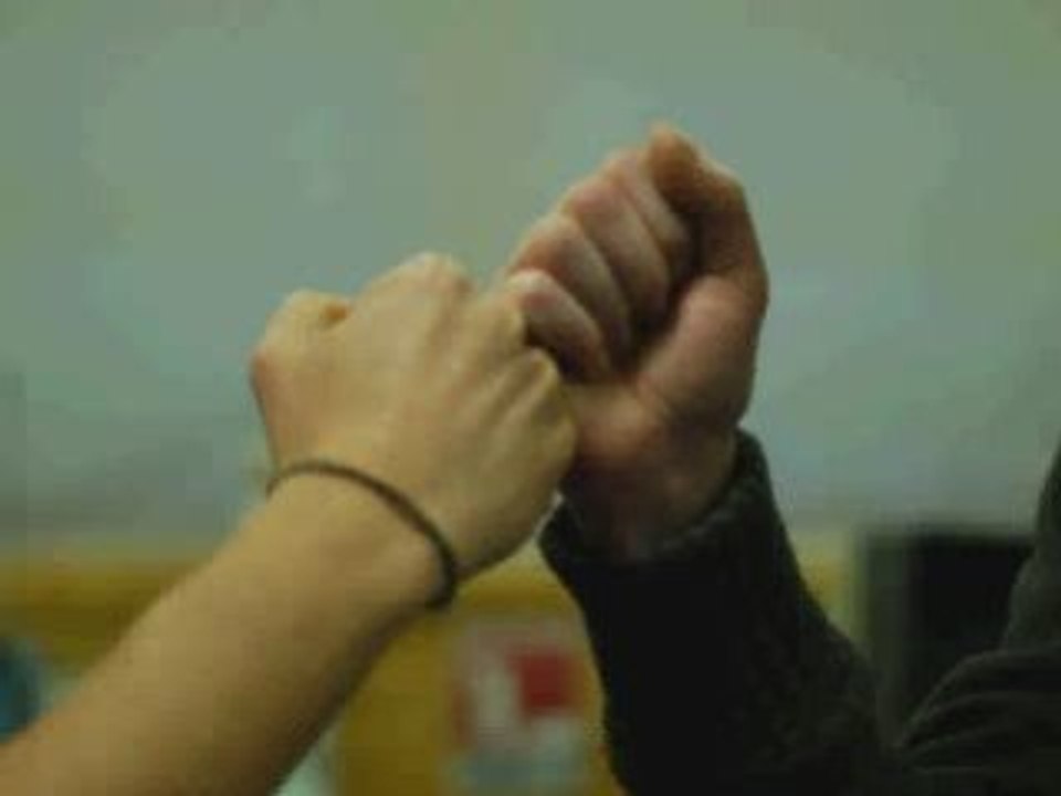 Châtel Hand Shake