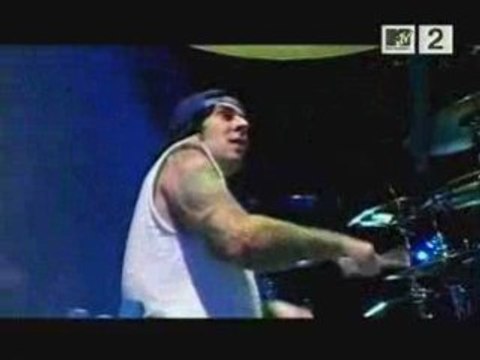 Blink-182 - First Date (Live at MTV Jammed)
