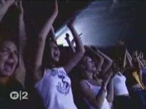 Blink-182 - The Rock Show (Live on MTV 2001)