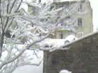 Marseille 12h00 sous la neige ma terasse .