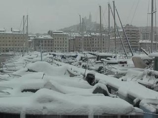 Une journée sous la neige à Marseille