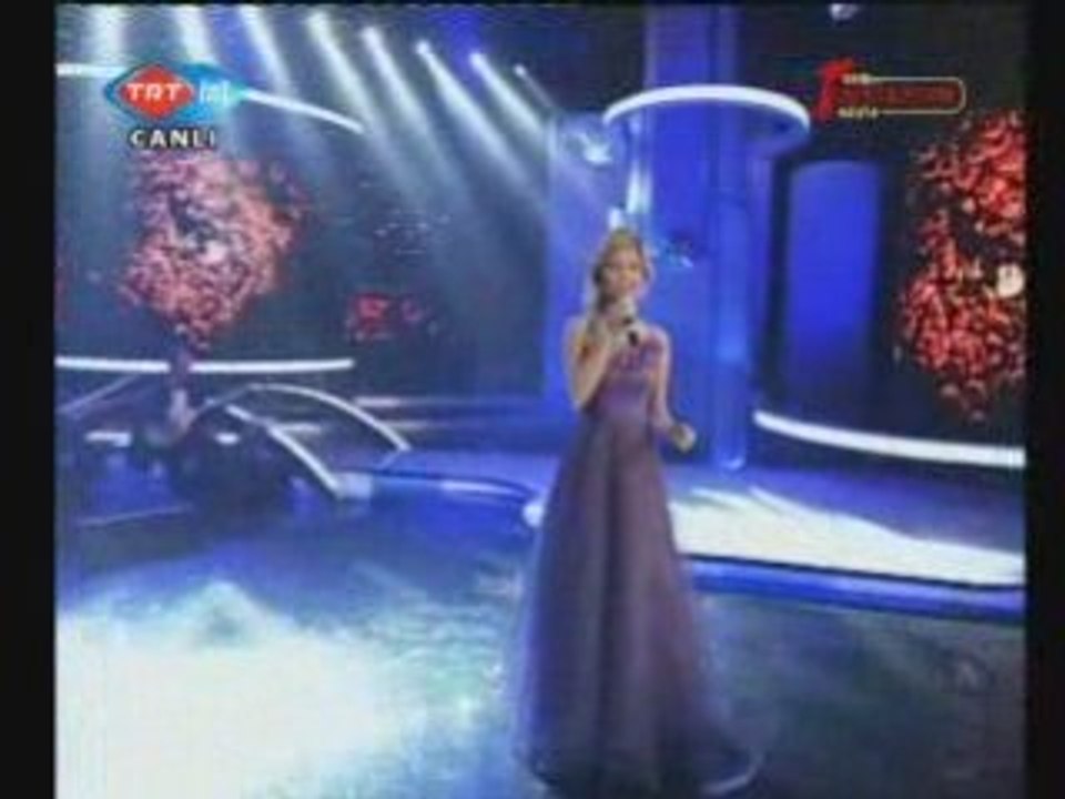 Özgür - Kan Çiçekleri -Sen Türkülerini Söyle TRT1