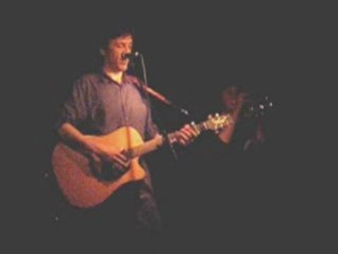 Mon Eléphant chante Le chanteur engagé aux Cariatides