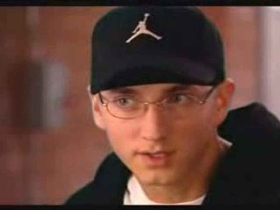 Eminem repond aux questions de ses fan
