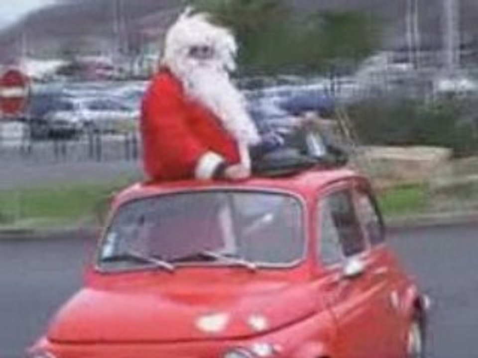 Pere noel en fiat 500    20.12.08  bourgoin jallieu