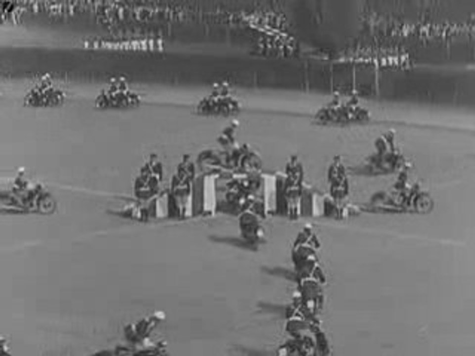 Démonstration de Moto - Police Italienne