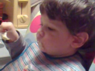 Marc mange enfin seul