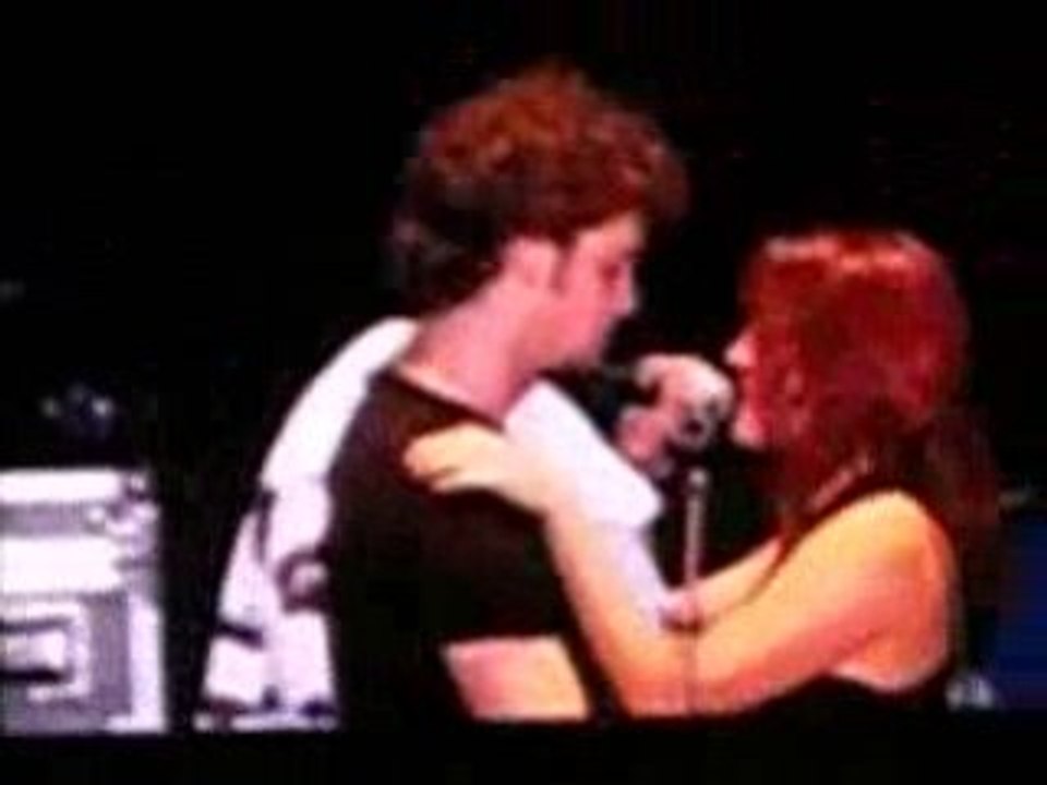 RBD Este corazon 1 concierto Madrid 21/12/2008 beso DyC