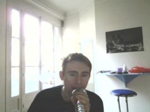 Wiwi égratigne Jolie maman Noël