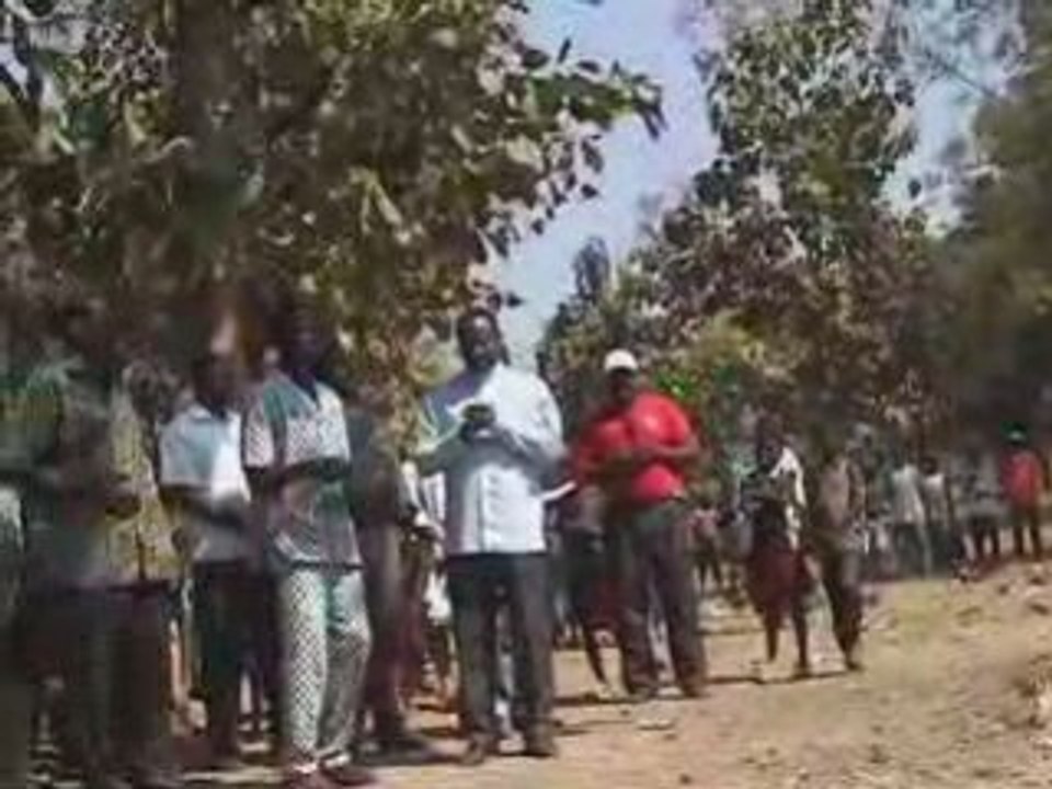 5  Lan Tuo remise de cadeaux