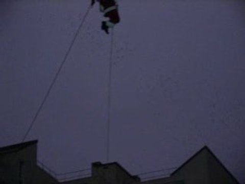 Descente du père noël à Cergy 24 décembre 2008 (1)