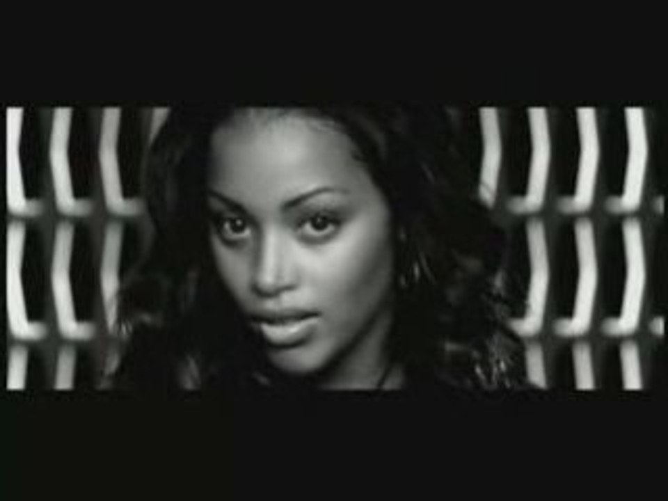 Snoop Dogg Feat. Pharell - Drop It Like It's Hot