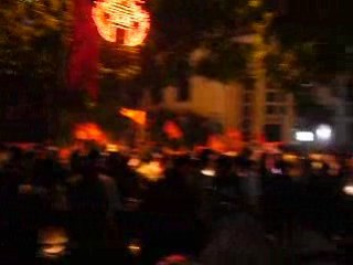 Fan Việt Nam ăn mừng ở Hồ Gươm