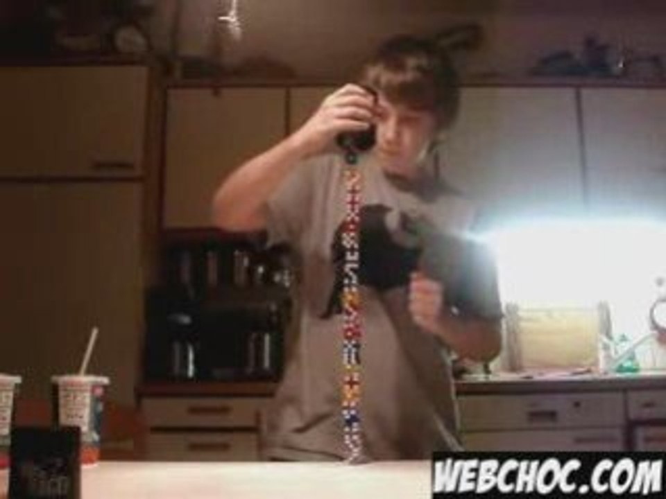 Un gamin et un talent de fou avec les dés