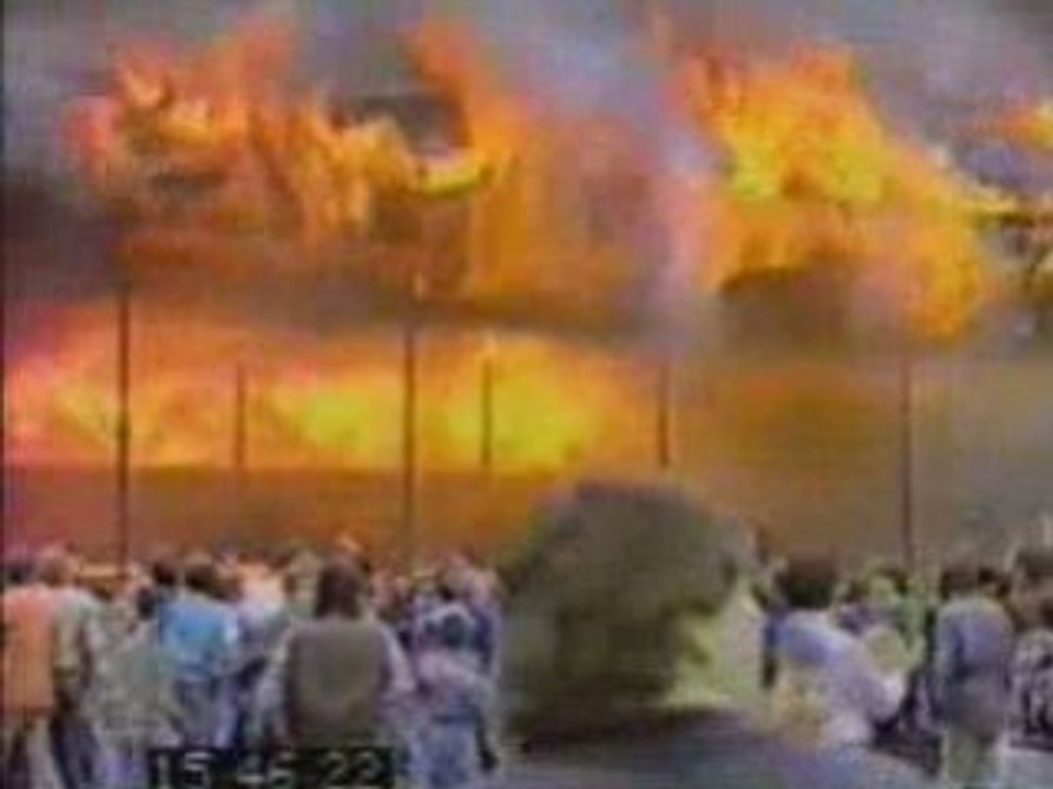 Incendie stade angleterre