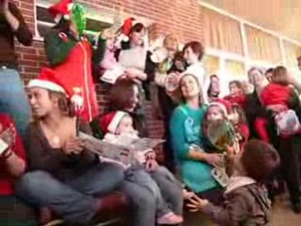 JULIEN NOEL A LA CRECHE