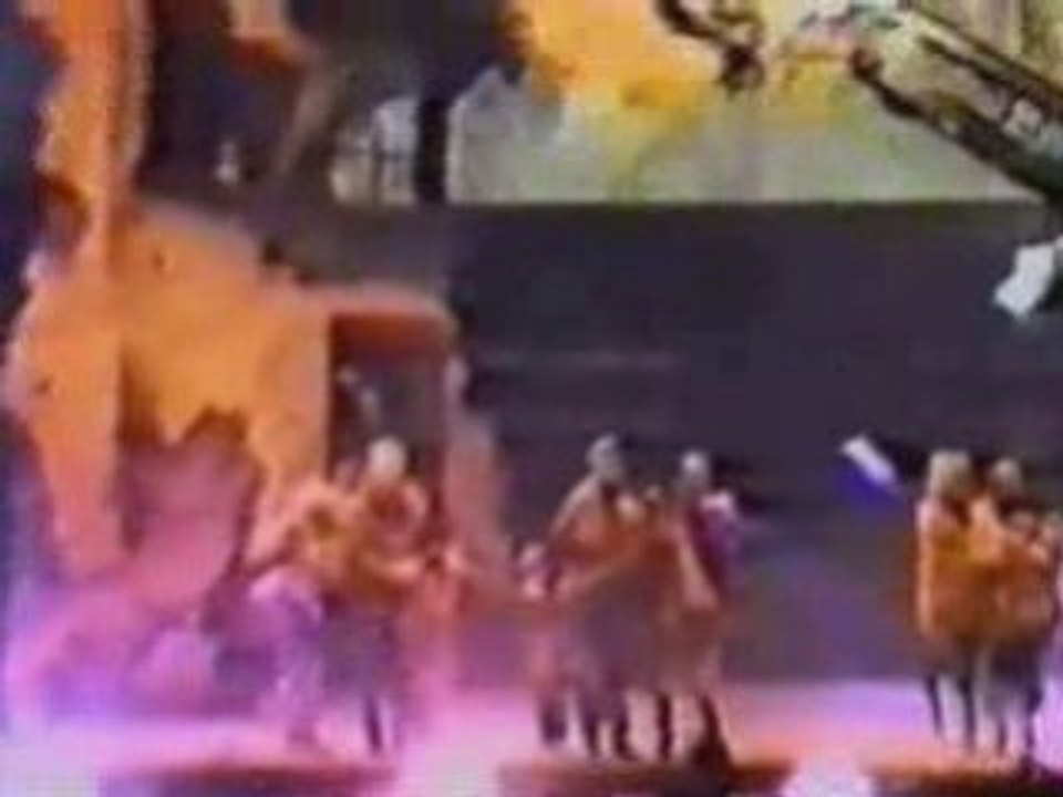 Michael Jackson - Earth Song (Londres 1997)