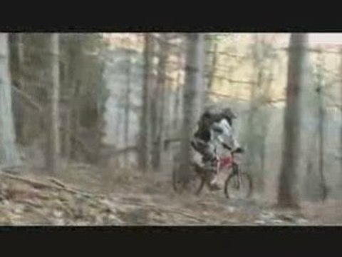 [MTB] Downhill Freeride in Ardeche - Lin in Action [Goodspee