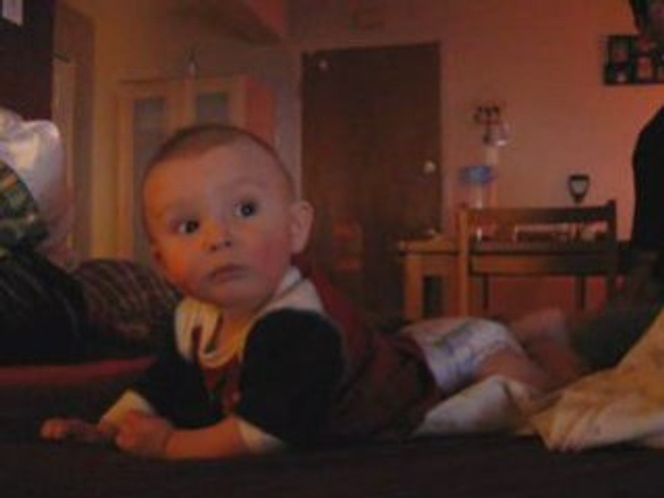 Xavier sur les genoux