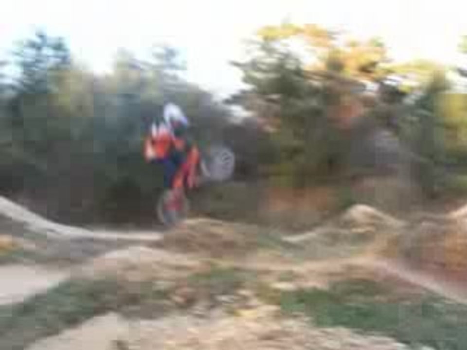 terrain de velos a ludre