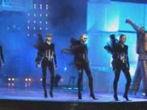 KSW Stilt Walkers & Haik Simonyan, Fedor Dodonov