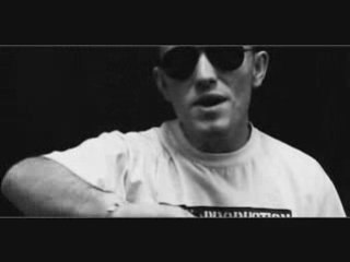 Loni Ak 47  street clip nature de feu geneve