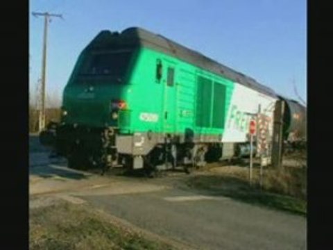 BB 75019 sortant de la raffinerie de Grandpuits