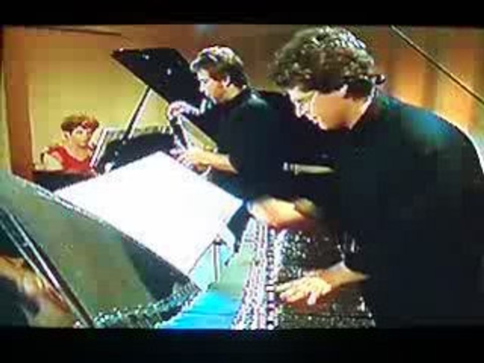 Cristal Baschet, voice, piano, bass clarinet / Stamina