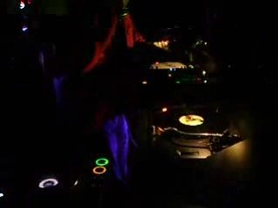 MOV04203