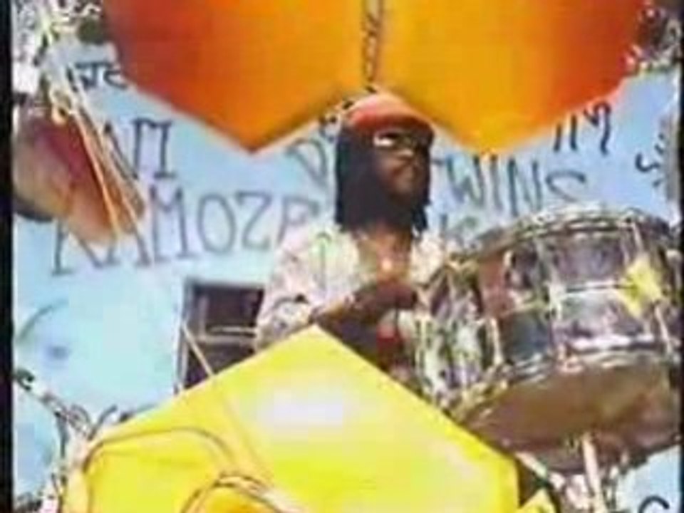 Dennis Brown ft Sly and Robbie - Revolution