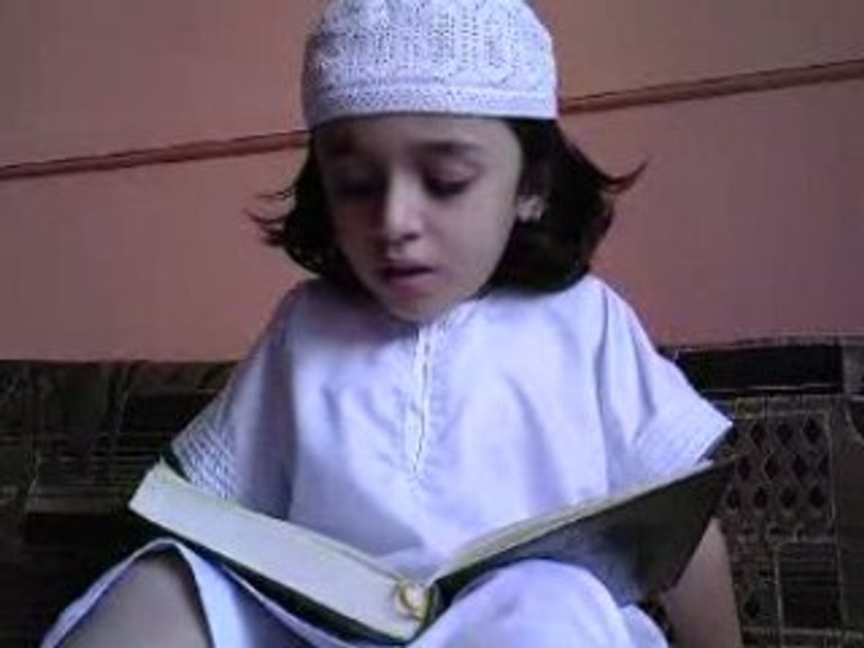 Recitation d'une petite fille (video exclusive )