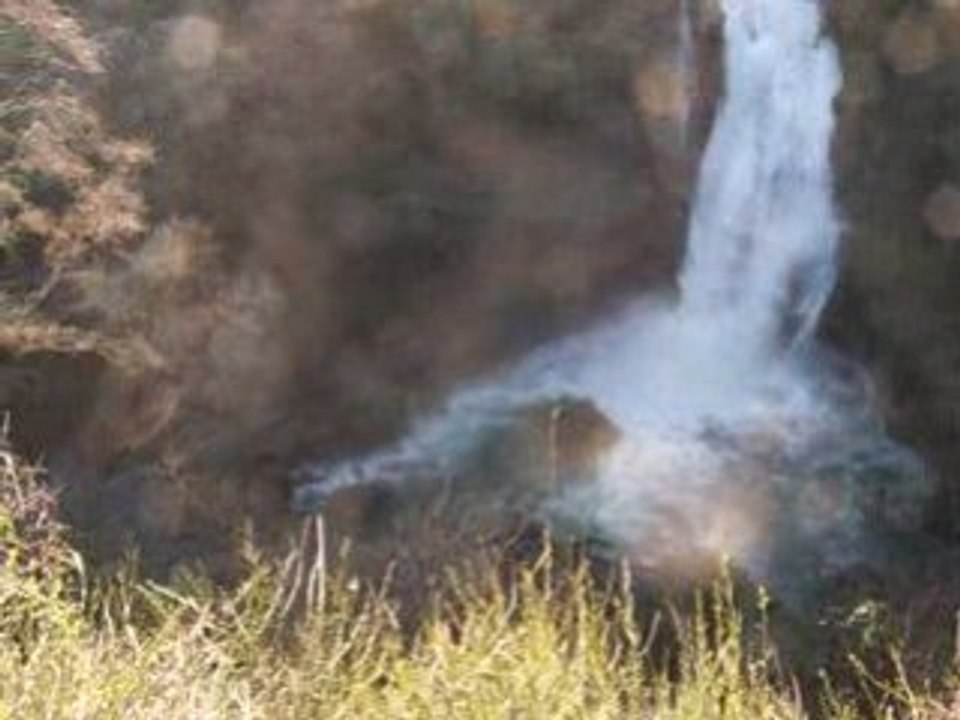 le saut du capelan en crue, La Motte en Provence, Var