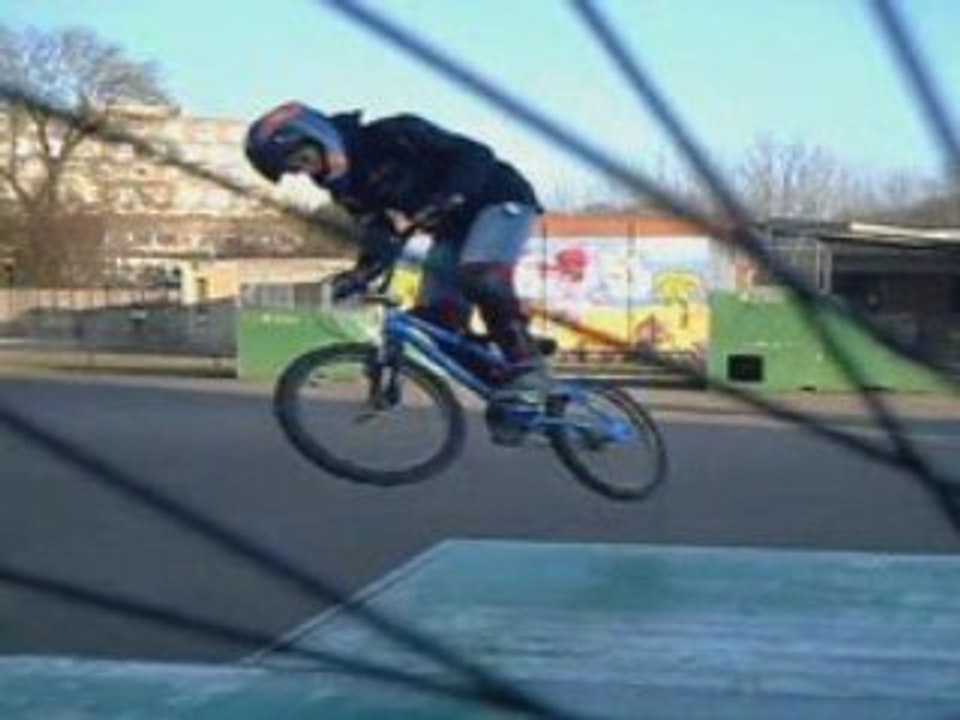 LE SKATE PARK DE VERDUN PRESENTE BMX FREESTYLE