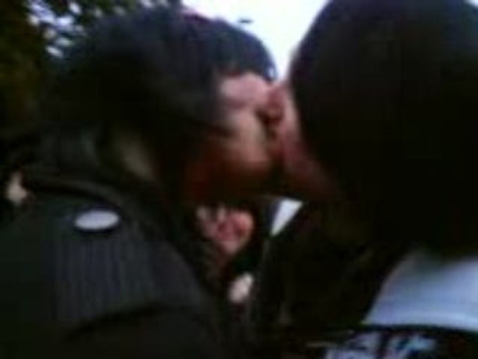 kiss