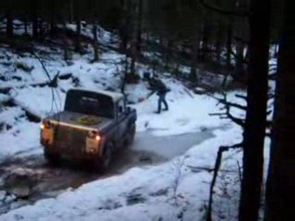 Land rover 90 sur la glace