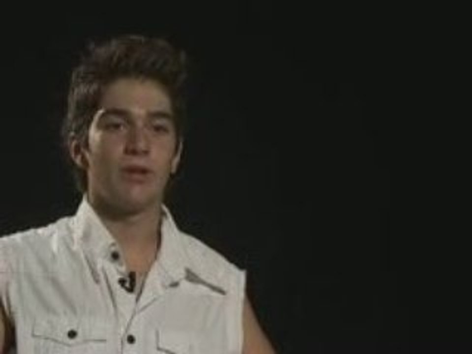 T'arrive t-il de manger devant la télé ?