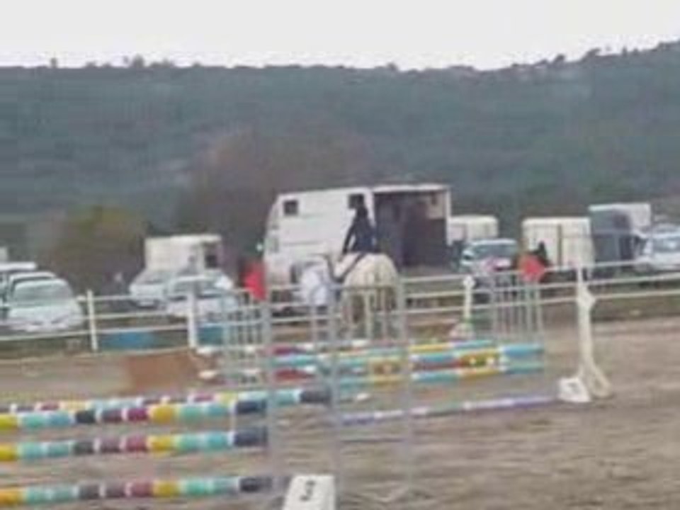 Emma sur Viento CSO en club 3 a Lauret le 30.11.08