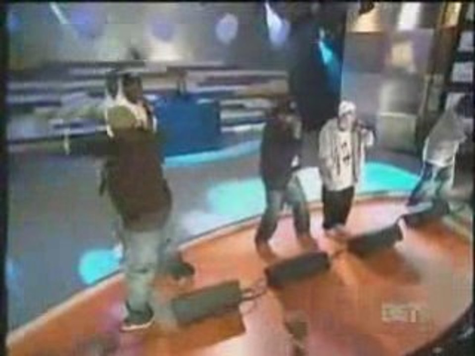 Eminem- You don't know live au TRL Show 2006