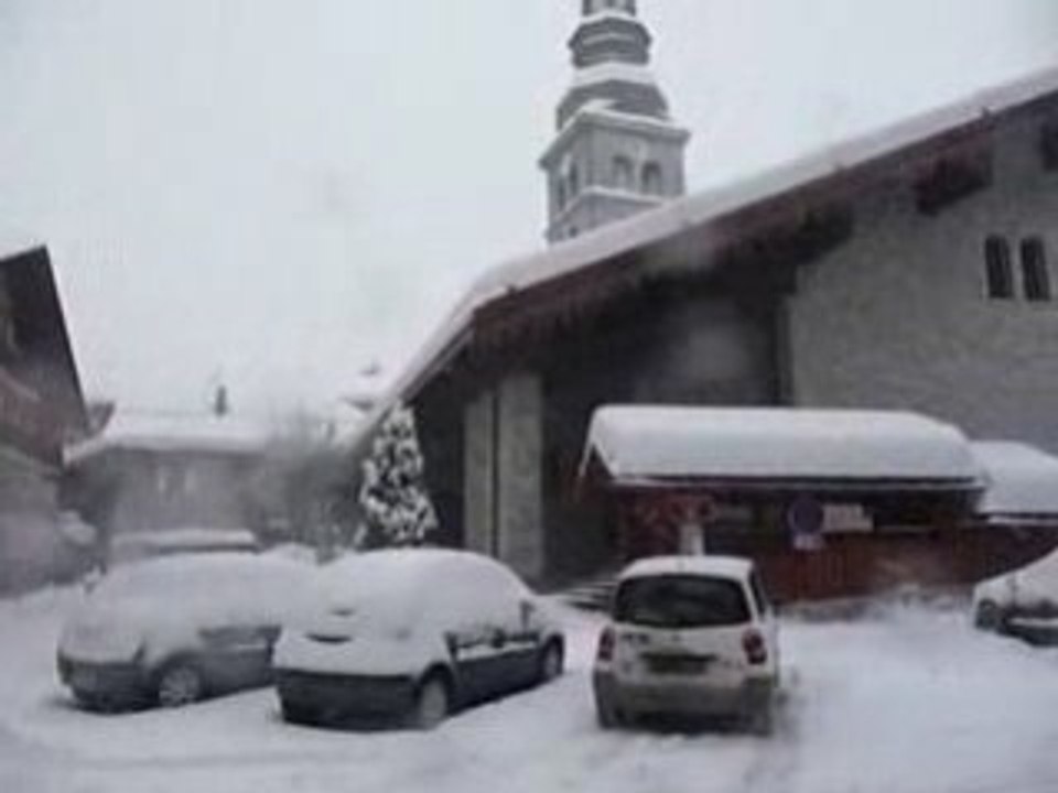 LA CLUSAZ  décembre 2008 visite sous la neige
