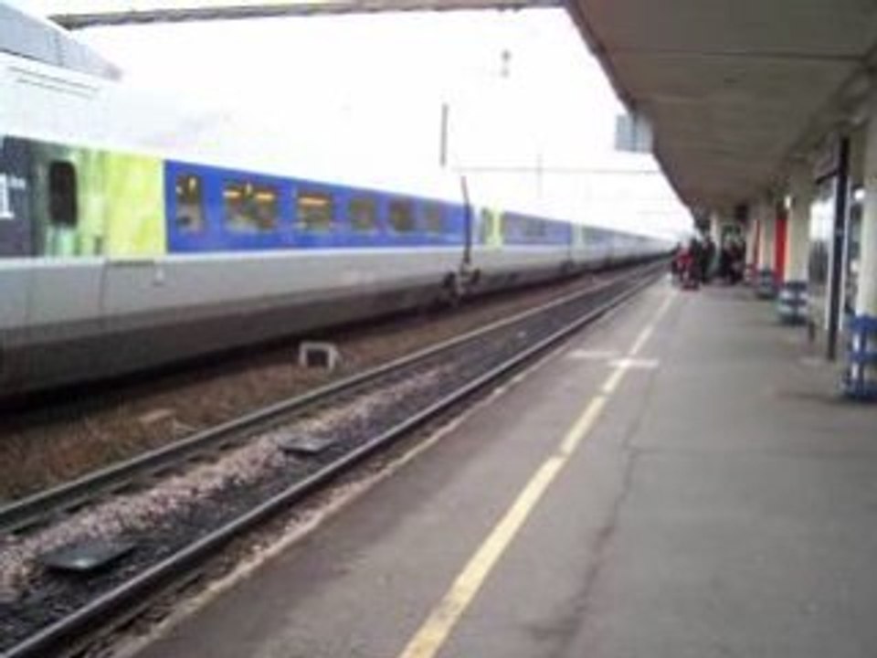 St Pierre des Corps - Départ d'un TGV pour Paris