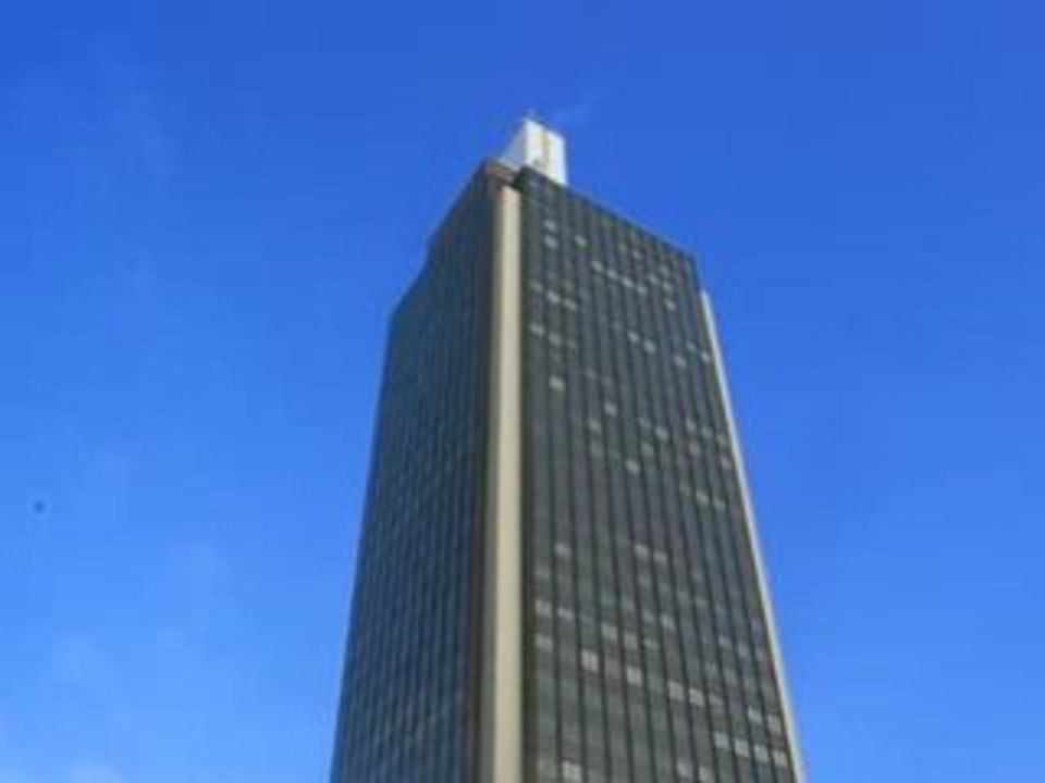 Nantes : tramway & Tour de Bretagne