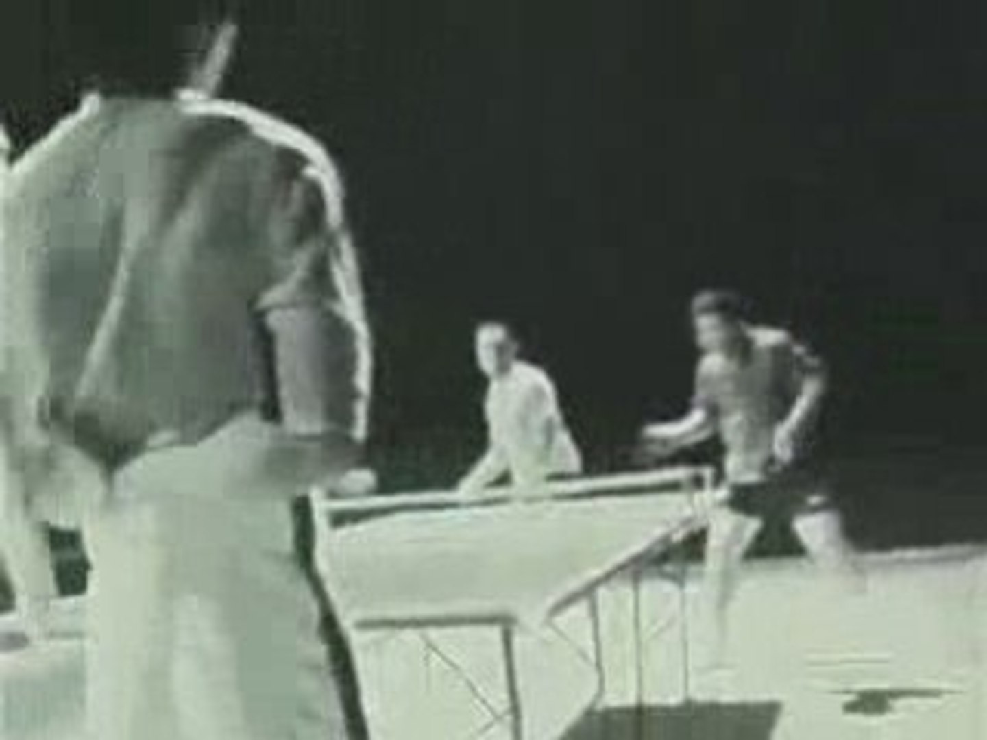 Bruce Lee Ping Pong - Vidéo Dailymotion