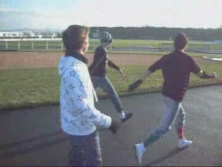 Parodie : Mondoteck "Alive"