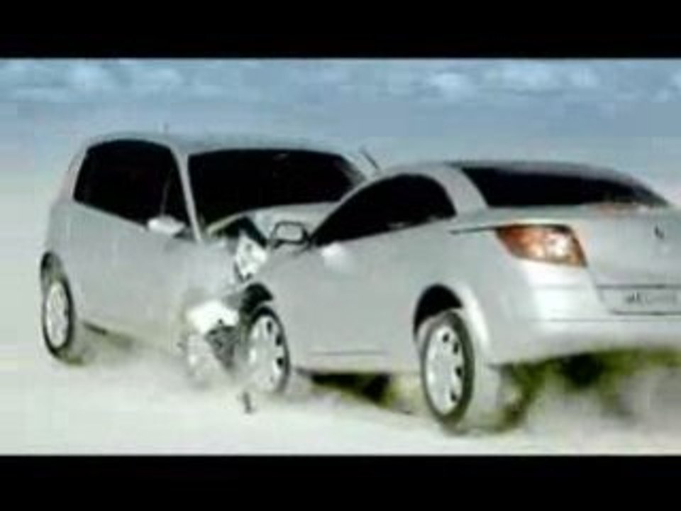 2004 YILINDA EN GÜVENİLİR OTOMOBİL SEÇİLEN RENAULT