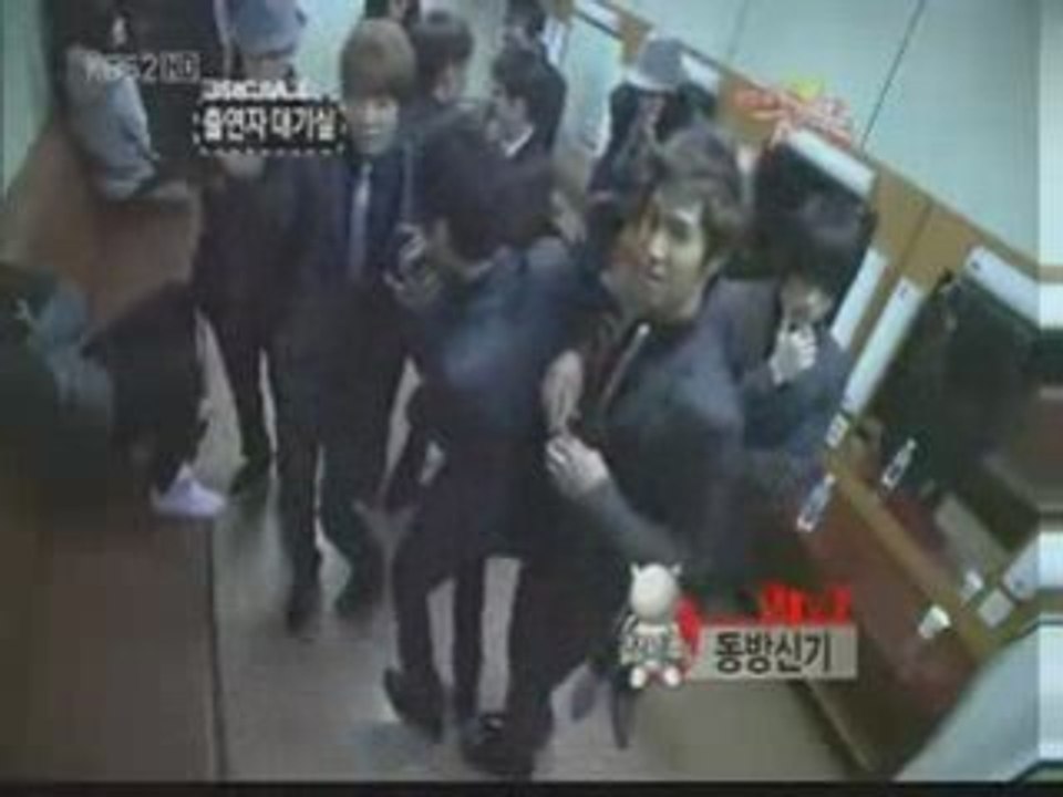 Mirotic funny dance at back stage music bank 211108
